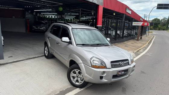 HYUNDAI TUCSON 2.0 MPFI GL 16V 142CV 2WD GASOLINA 4P MANUAL